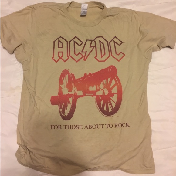 AC/DC T-shirt - Picture 2 of 3